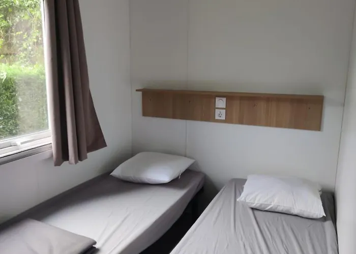 Kemping Mobil Avec Terrasse - 4 Personnes - Api-1-52-1165